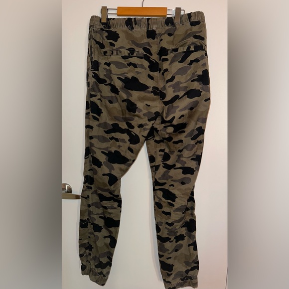 Divided Camouflage Cargo Pants - Picture 2 of 2